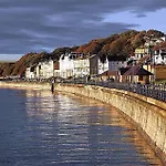 Halcyon Days - Part Of The The Bay Village With Pool, Gym And Direct Access, Pub, Restaurant, Tennis And Meadows Walks * Filey