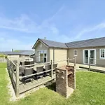 Halcyon Days - Part Of The The Bay Village With Pool, Gym And Direct Access, Pub, Restaurant, Tennis And Meadows Walks Prázdninový dům Filey