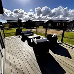 Halcyon Days - Part Of The The Bay Village With Pool, Gym And Direct Access, Pub, Restaurant, Tennis And Meadows Walks Filey