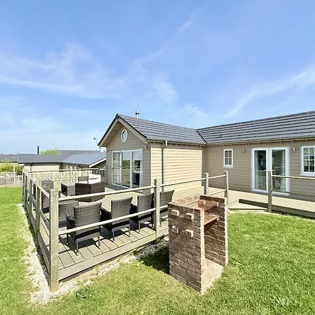 Halcyon Days - Part Of The The Bay Village With Pool, Gym And Direct Access, Pub, Restaurant, Tennis And Meadows Walks Casa de Férias Filey