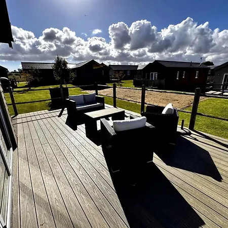 Halcyon Days - Part Of The The Bay Village With Pool, Gym And Direct Access, Pub, Restaurant, Tennis And Meadows Walks Filey