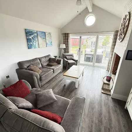 Halcyon Days - Part Of The The Bay Village With Pool, Gym And Direct Access, Pub, Restaurant, Tennis And Meadows Walks Dom wakacyjny Filey