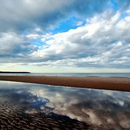 Halcyon Days - Part Of The The Bay Village With Pool, Gym And Direct Access, Pub, Restaurant, Tennis And Meadows Walks