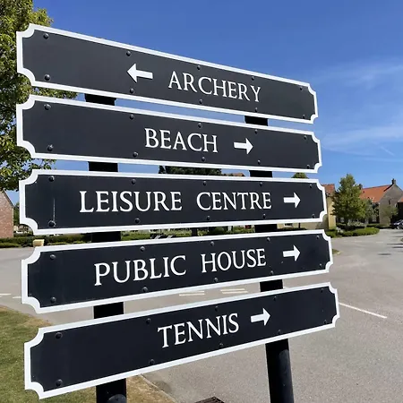 Halcyon Days - Part Of The The Bay Village With Pool, Gym And Direct Access, Pub, Restaurant, Tennis And Meadows Walks Dom wakacyjny